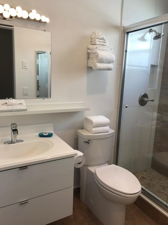Wave Beach Vacation Rentals Pompano Beach Oda fotoğraf